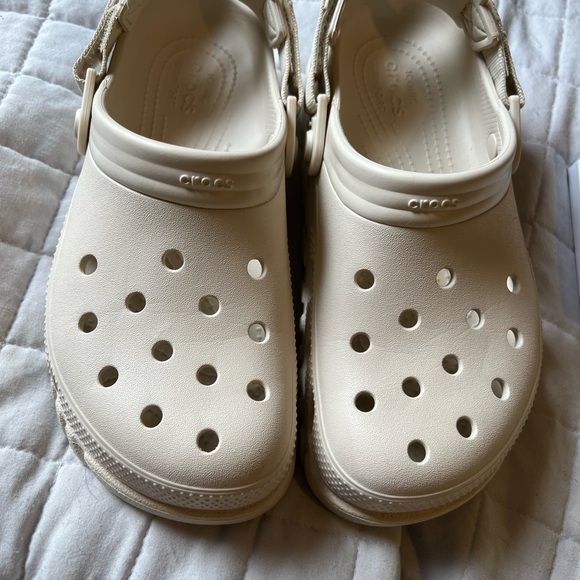 Crocs - Picture 4 of 8